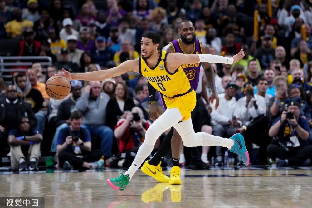 灯下的焦点 灯下的焦点